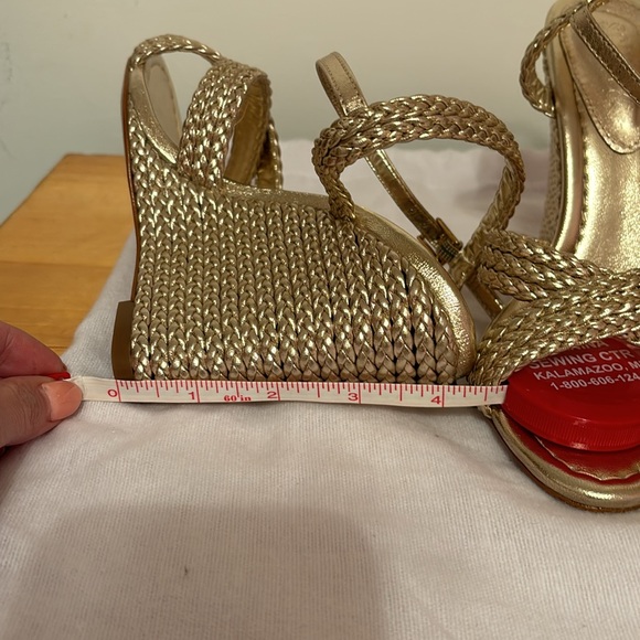 Schutz size 6 gold metallic wedges never worn - Picture 6 of 6